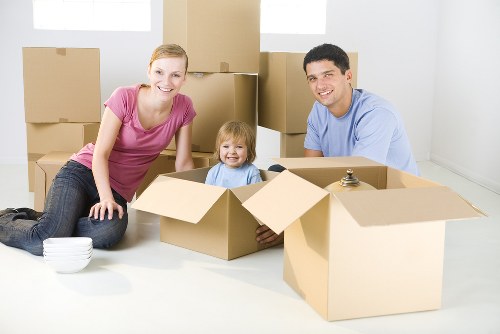 Removal truck hire service for homes in Holland Park